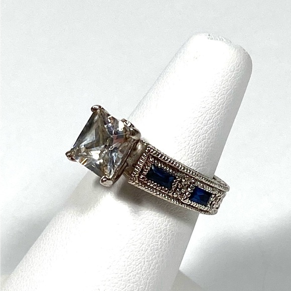 925 Sterling Silver Ring Size 6 CZs Square Clear Blue  Edged Design 7.20g - Picture 10 of 12